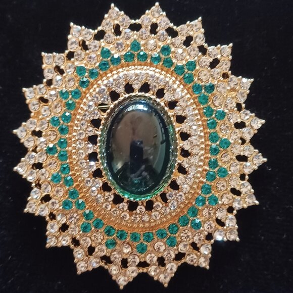 Unknown Jewelry - Awesome Green & Clear Rhinestone Brooch